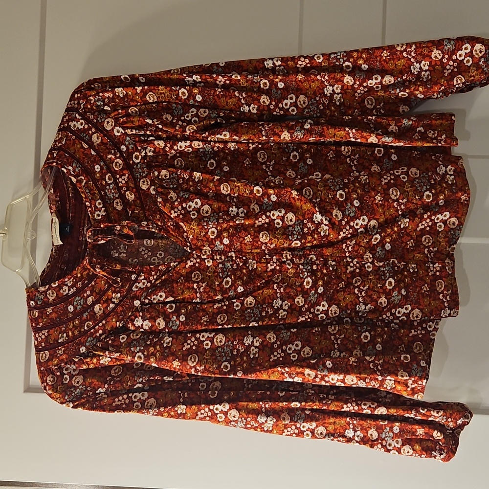 Universal Thread Red Floral Long Sleeve Blouse size medium
